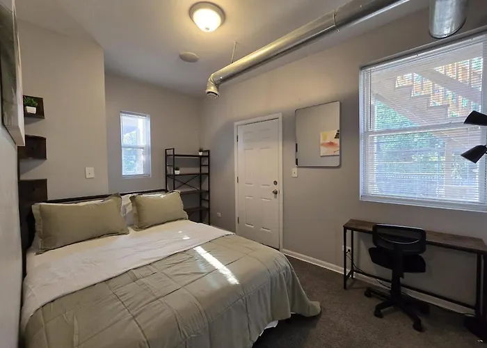 Luxe Loft Vibe With King - 4br 3ba Apartamento
