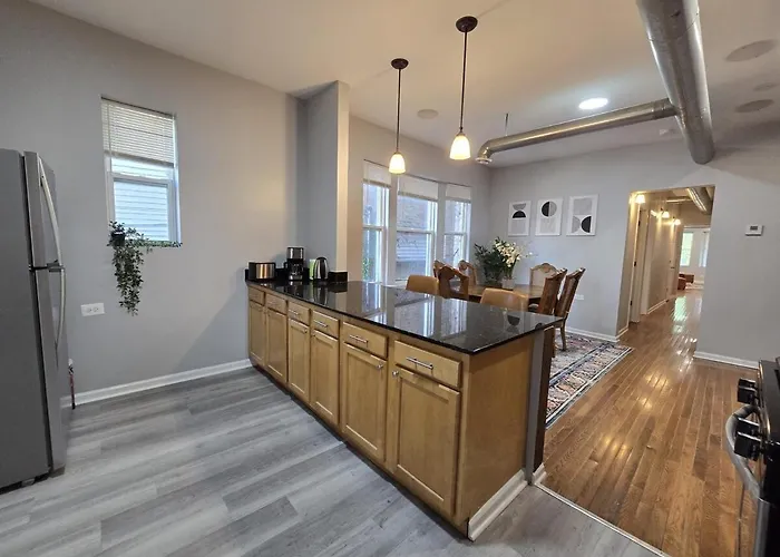 Luxe Loft Vibe With King - 4br 3ba Chicago