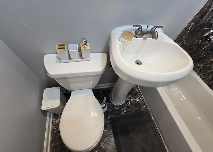 Luxe Loft Vibe With King - 4br 3ba Apartamento
