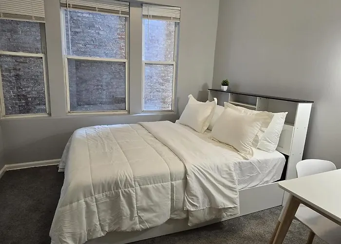 Apartamento Luxe Loft Vibe With King - 4br 3ba