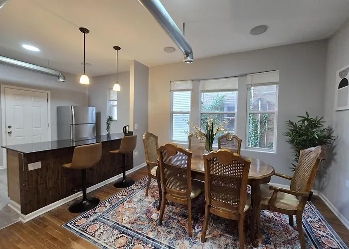 Luxe Loft Vibe With King - 4br 3ba