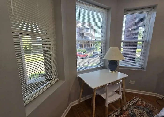 Apartamento Luxe Loft Vibe With King - 4br 3ba