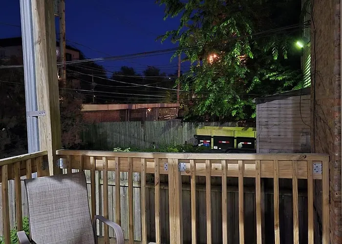 Luxe Loft Vibe With King - 4br 3ba Apartamento